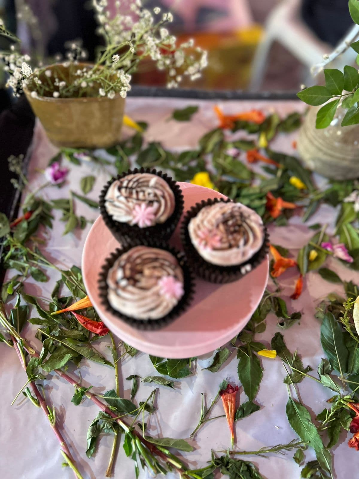 Gulab Cake Stand